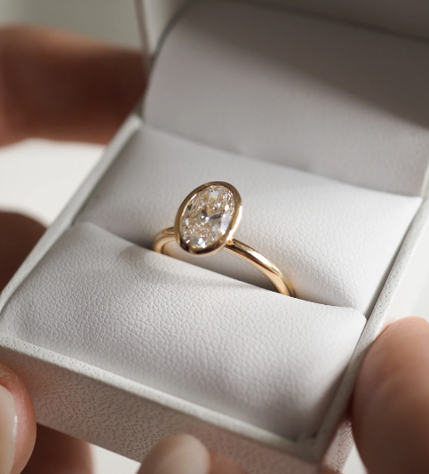 Vyla | 1.5ct Bezel Ring